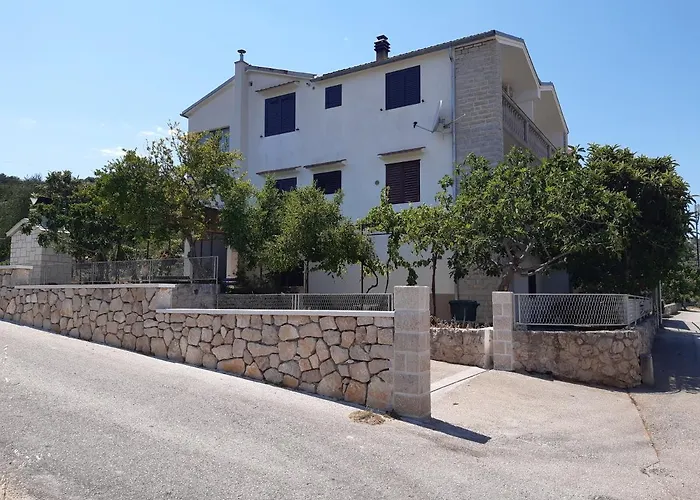 Maslina דירה שיבניק